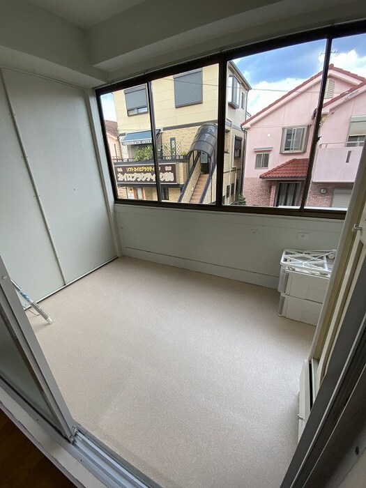 物件内観写真16　(室内からの展望)