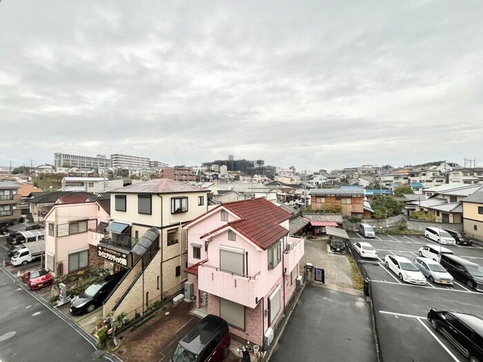 物件内観写真16　(室内からの展望)