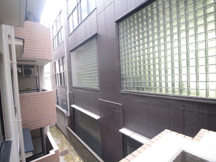 物件内観写真16　(室内からの展望)