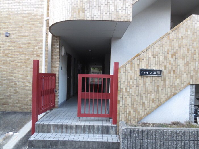 物件外観写真5　(エントランス部分)