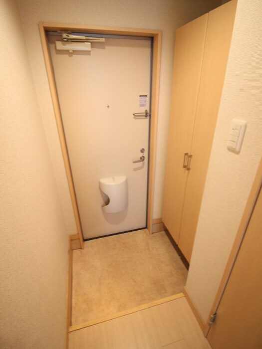 物件内観写真13　(玄関)