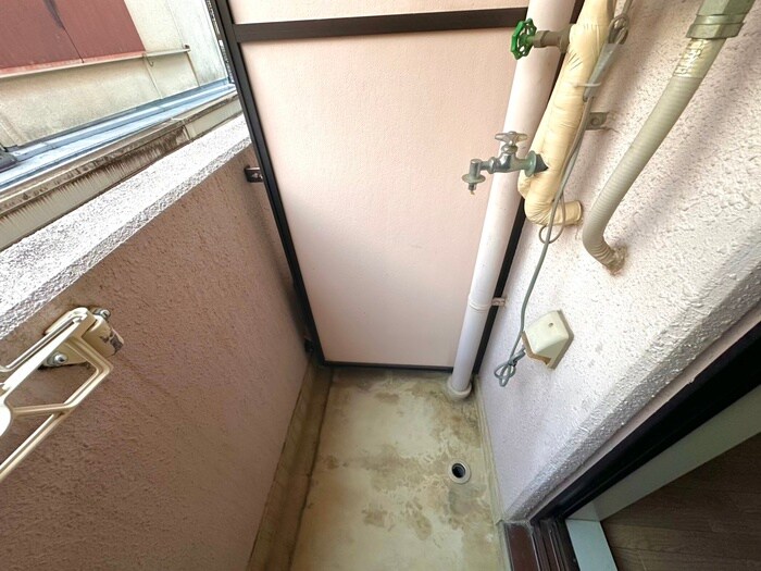 物件内観写真10　(洗濯機置場)