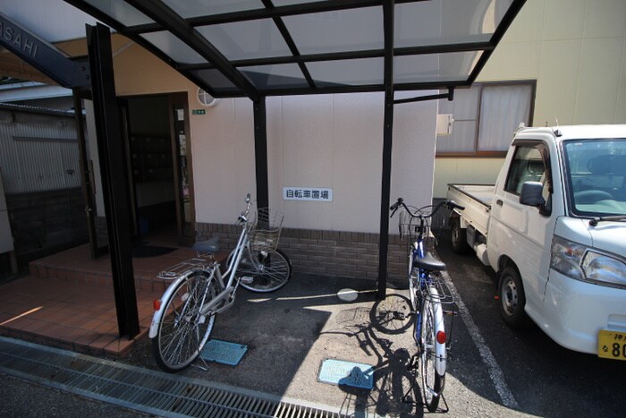 物件外観写真2　(駐輪場)