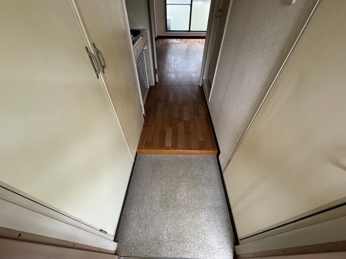 物件内観写真7　(玄関)