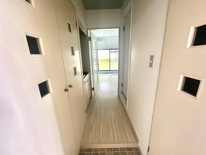 物件内観写真14　(廊下)