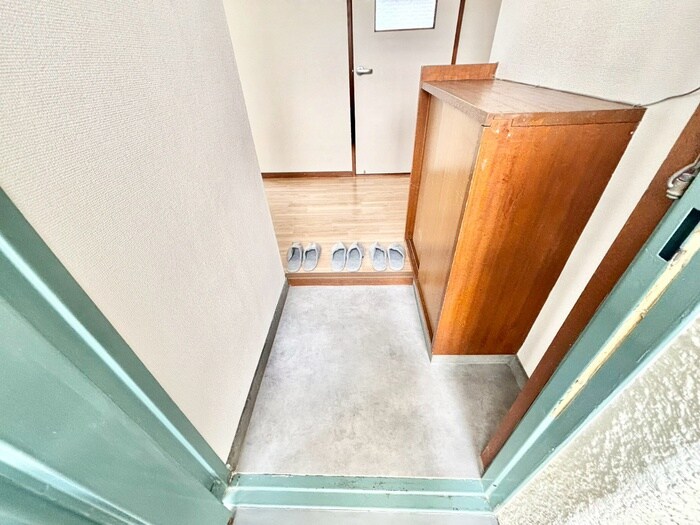 物件内観写真14　(玄関)