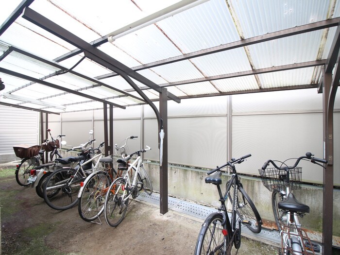 物件外観写真5　(駐輪場)