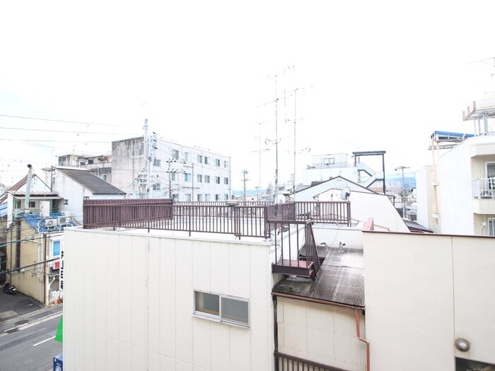 物件内観写真16　(室内からの展望)