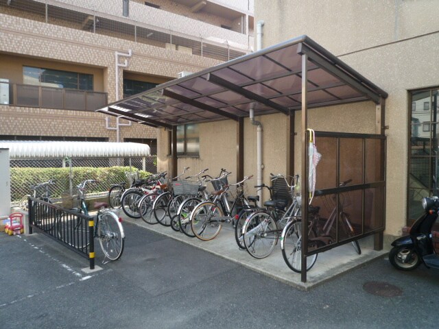 物件外観写真2　(駐輪場)