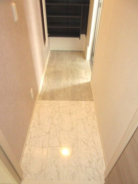 物件内観写真22　(玄関)
