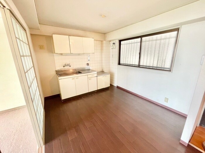 物件内観写真8　(居室)