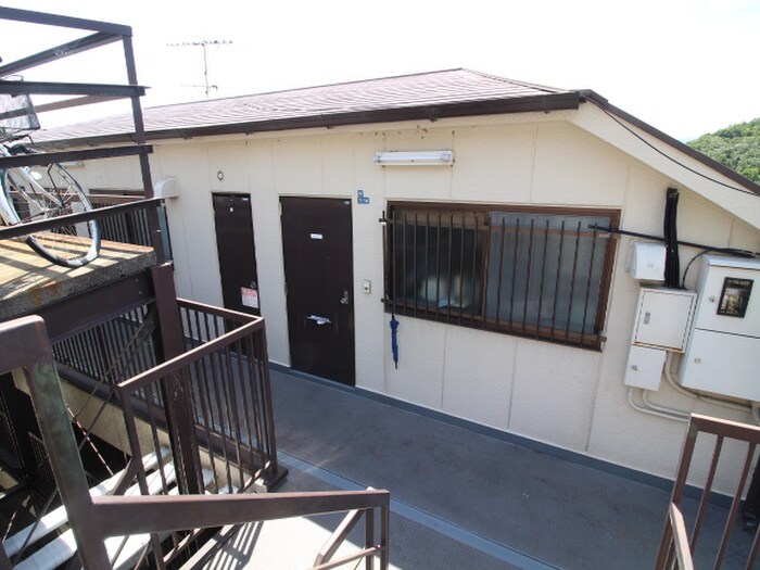 物件外観写真5　(エントランス部分)