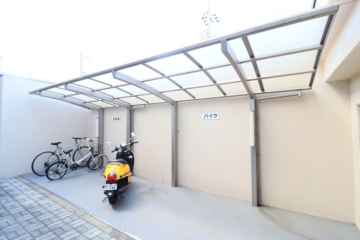 物件外観写真3　(駐輪場)