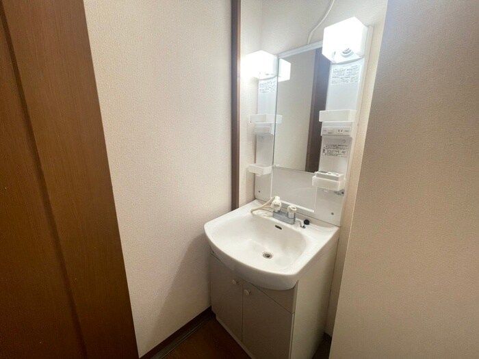 物件内観写真9　(洗面)