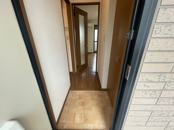 物件内観写真14　(玄関)