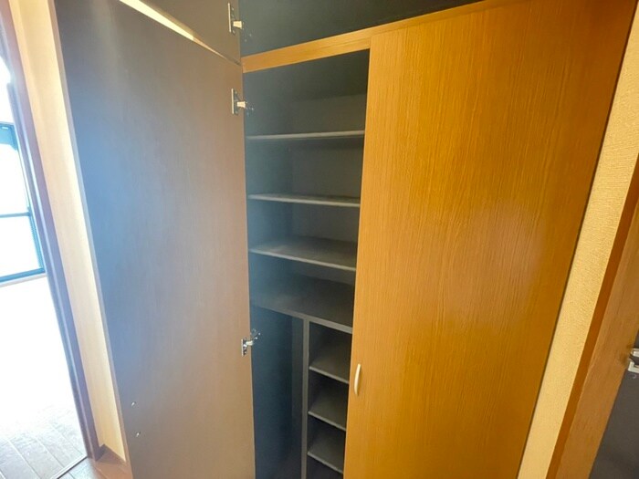 物件内観写真15　(靴箱)