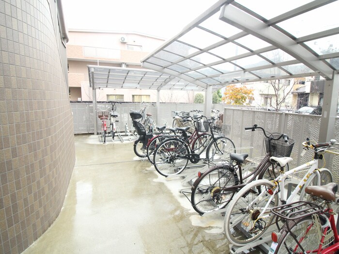 物件外観写真3　(駐輪場)