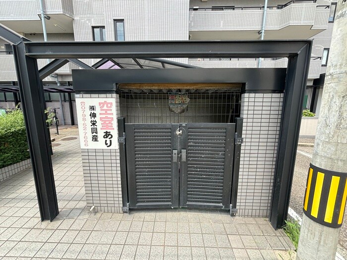 物件外観写真4　(建物設備)