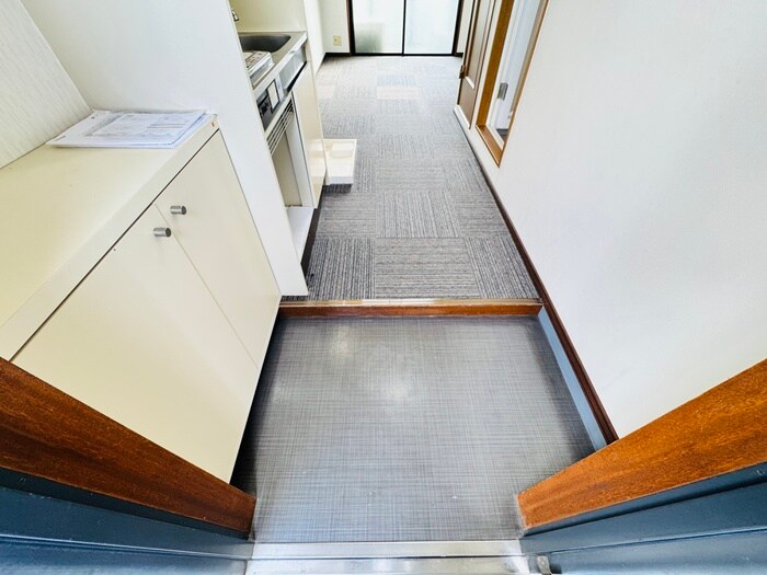 物件内観写真12　(玄関)