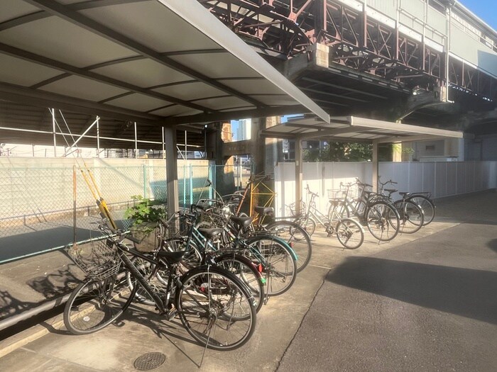 物件外観写真4　(駐輪場)