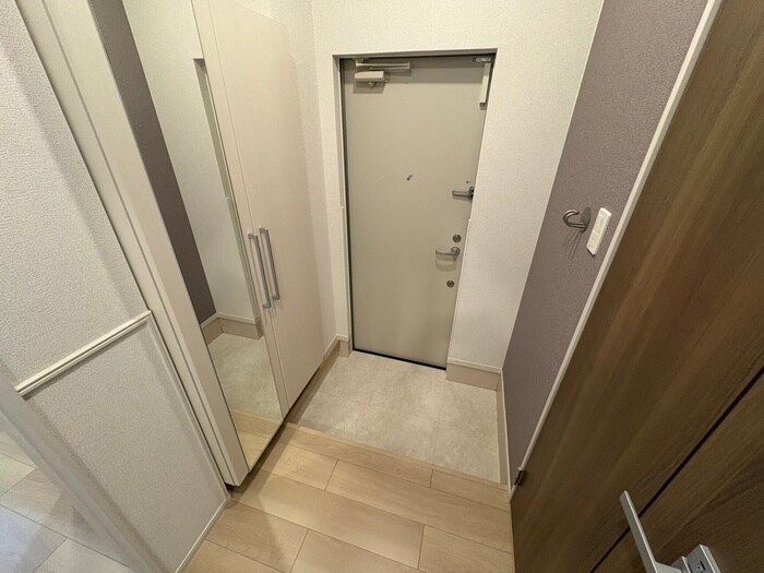 物件内観写真17　(玄関)