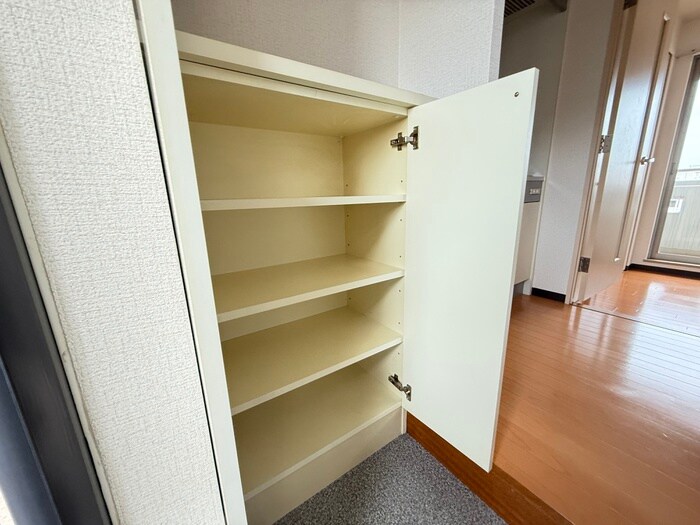 物件内観写真13　(靴箱)