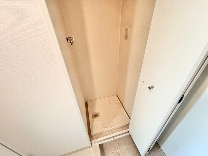物件内観写真18　(洗濯機置場)