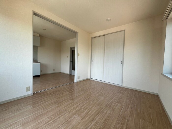 物件内観写真8　(居室)