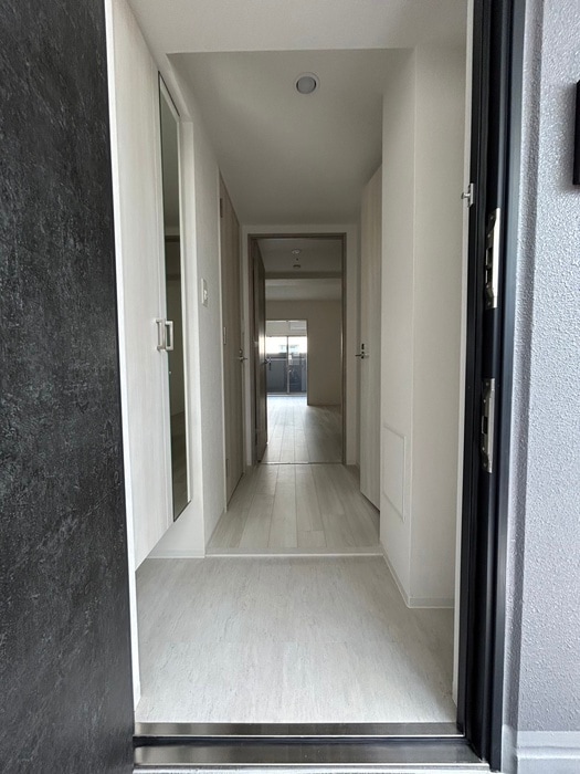 物件内観写真7　(玄関)