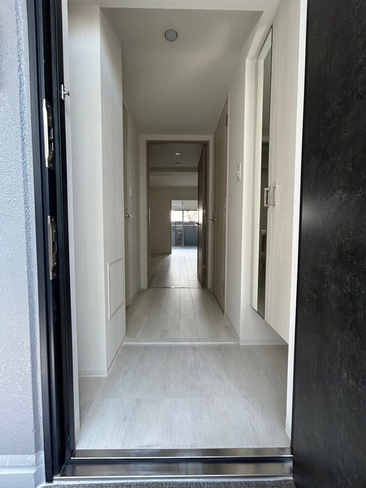 物件内観写真7　(玄関)