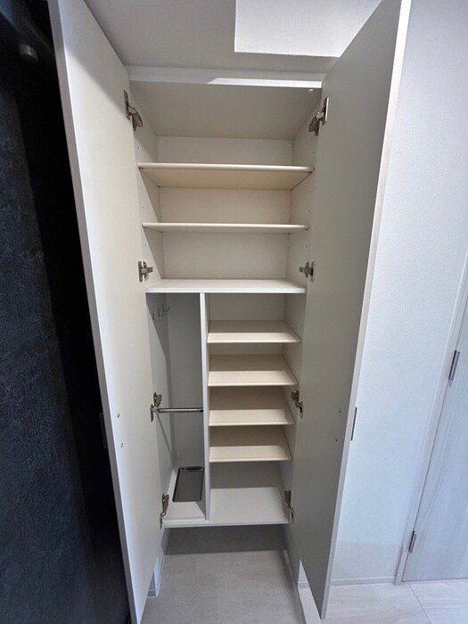 物件内観写真8　(靴箱)