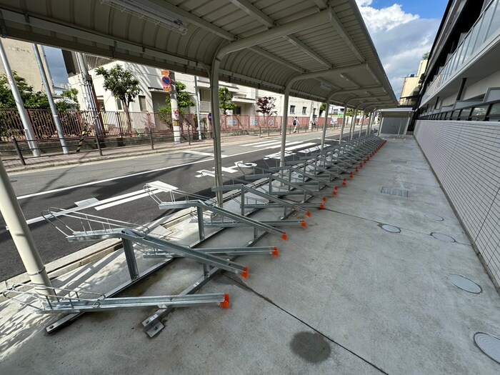 物件外観写真4　(駐輪場)