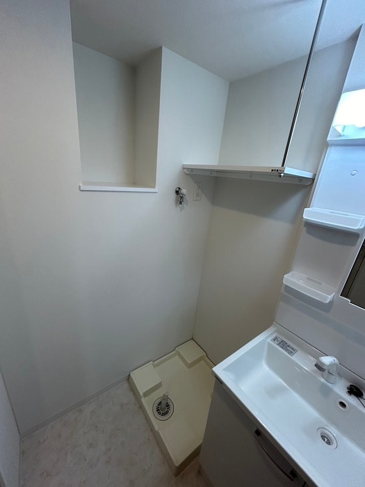 物件内観写真11　(洗濯機置場)