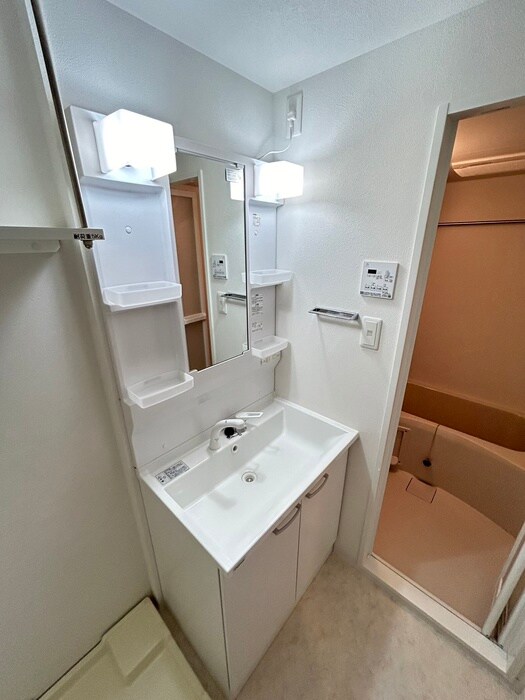 物件内観写真12　(洗面)