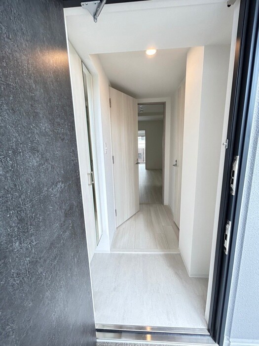 物件内観写真18　(玄関)