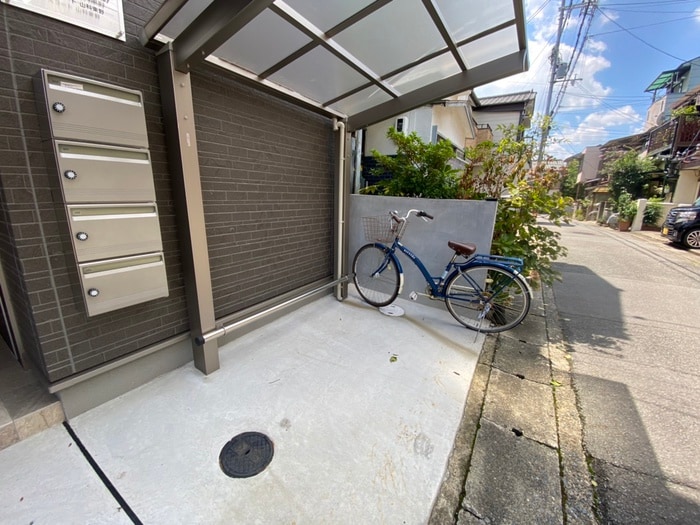 物件外観写真4　(駐輪場)