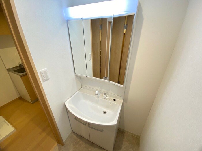 物件内観写真12　(洗面)