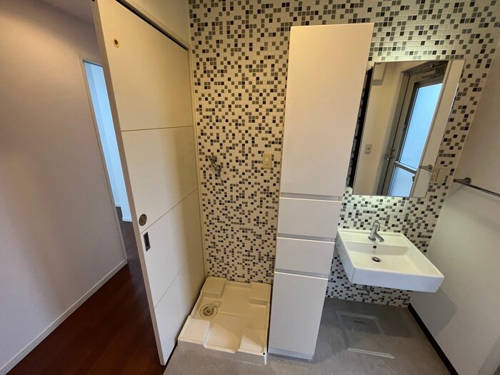 物件内観写真17　(洗濯機置場)