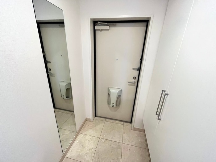 物件内観写真18　(玄関)