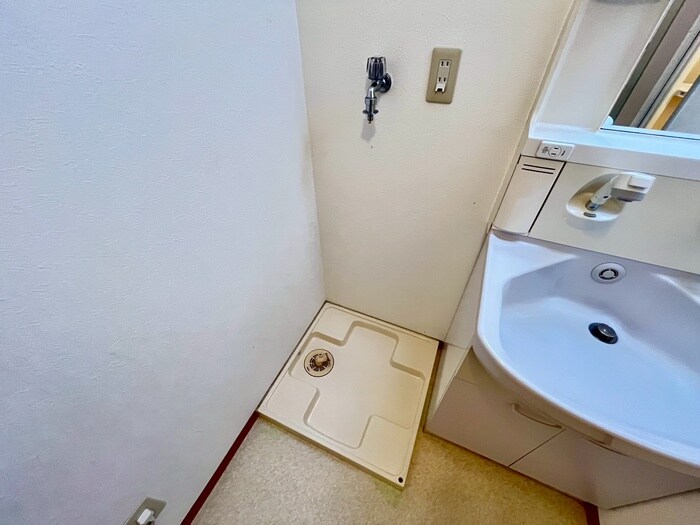 物件内観写真17　(洗濯機置場)