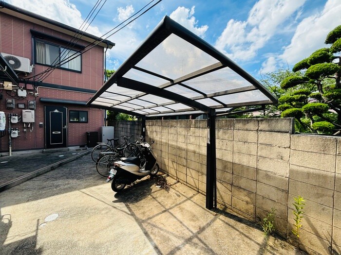 物件外観写真2　(駐輪場)