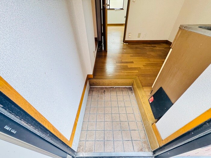 物件内観写真13　(玄関)