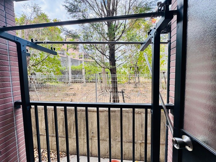 物件内観写真14　(室内からの展望)