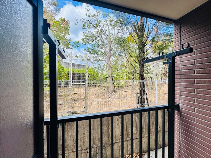 物件内観写真14　(室内からの展望)