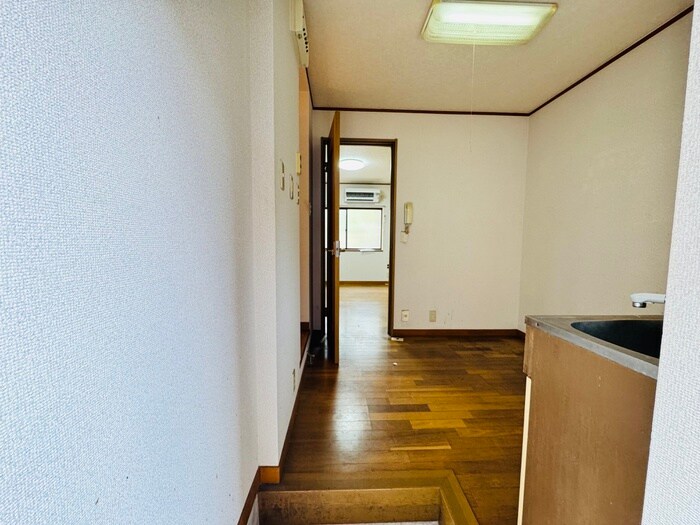 物件内観写真17　(廊下)