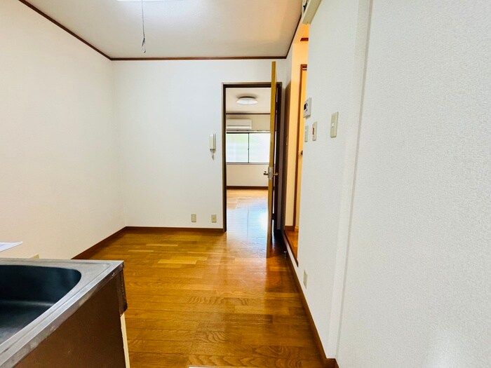 物件内観写真17　(廊下)