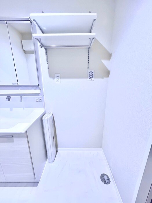 物件内観写真16　(洗濯機置場)