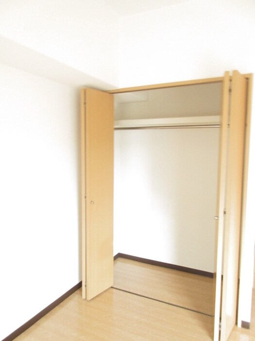 物件内観写真12　(収納)