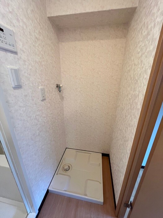 物件内観写真15　(洗濯機置場)