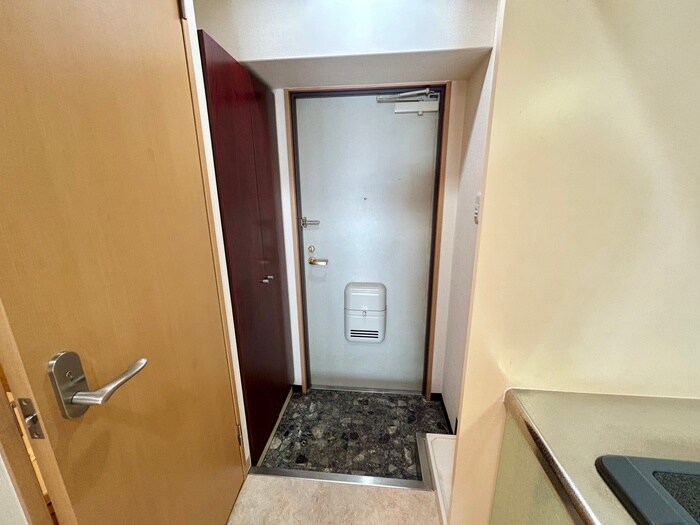 物件内観写真17　(玄関)